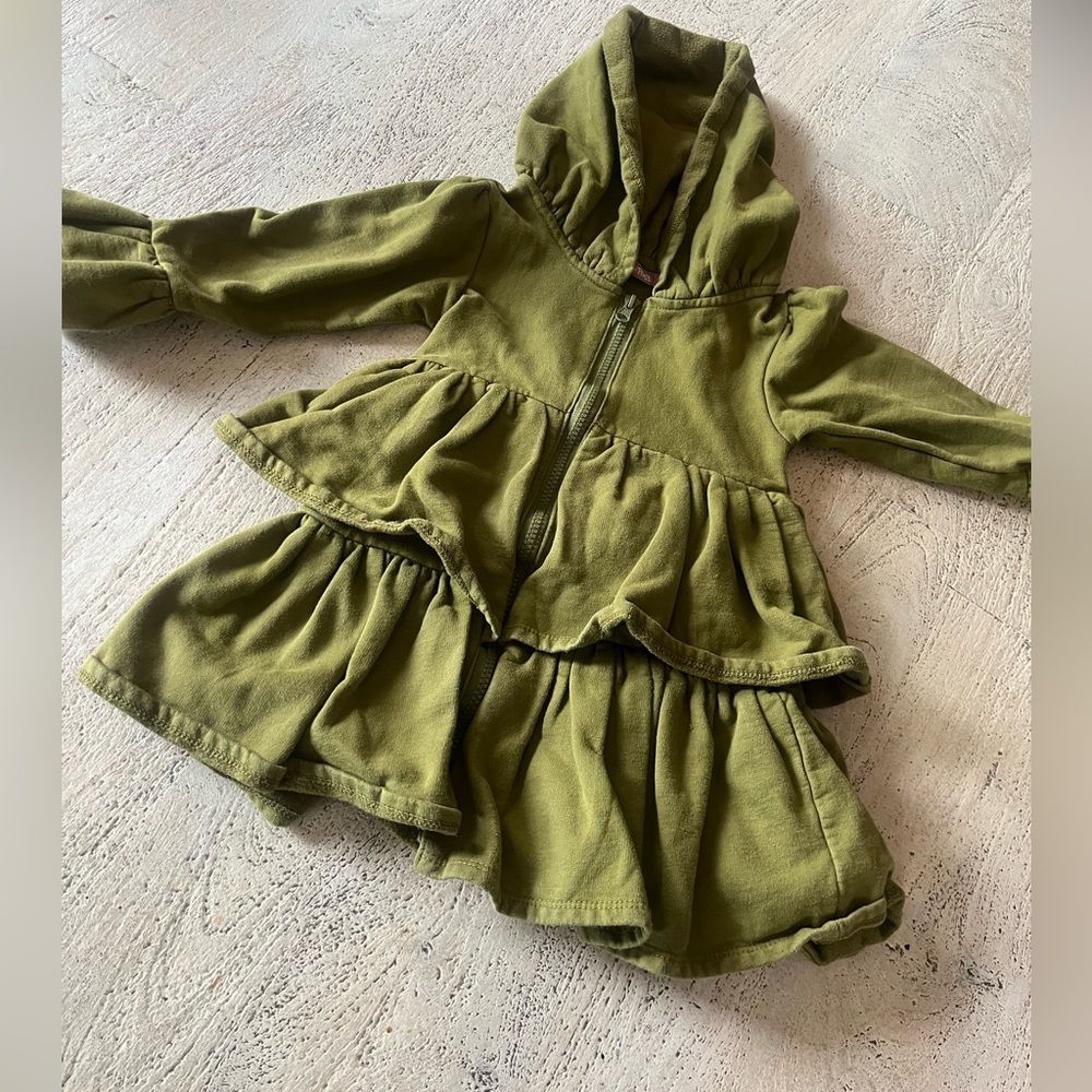 Olive Green Hooded sweatshirt by Jelly the Pug. Size 5